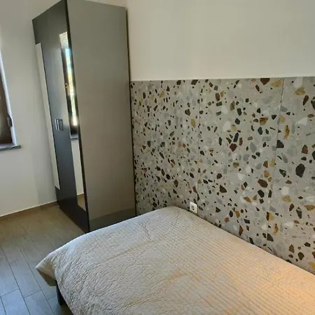 Vakantiehuis Maredi With Pool