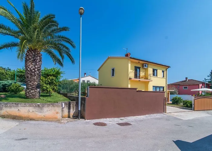 Holiday home Maredi With Pool Pula