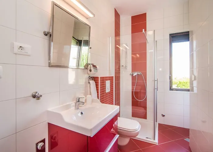 Maredi With Pool Feriehus *