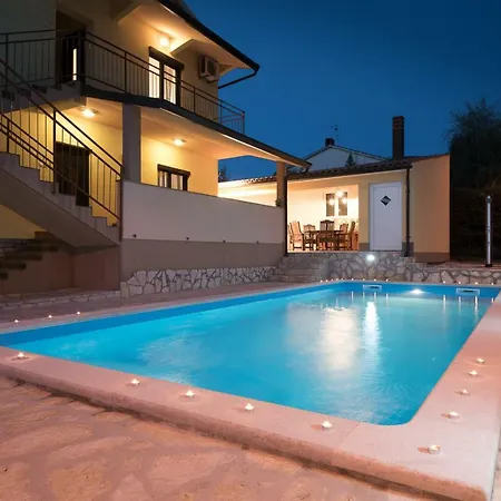 Maredi With Pool Nyaraló *