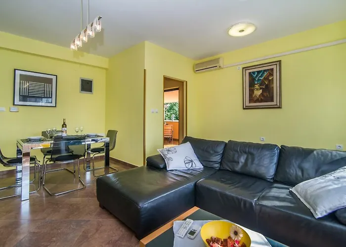 Holiday home Maredi With Pool